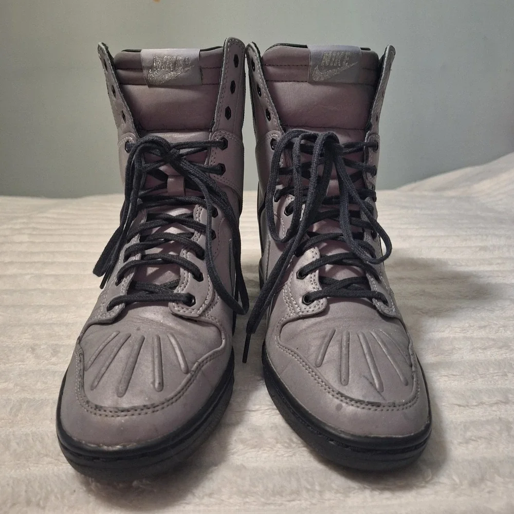 Nike Super Sky High Dunk Sneaker Boot Womens 7.5 Reflective Silver Hip Hop